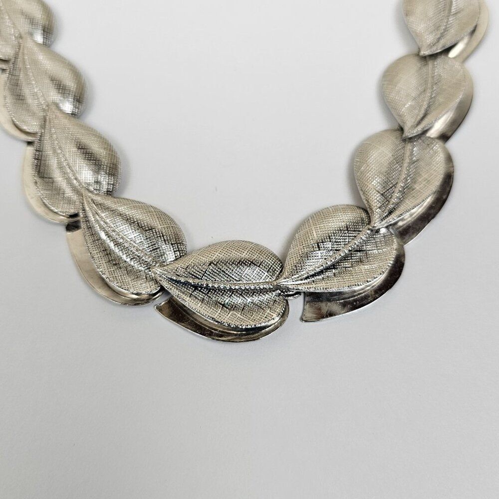 Vintage Choker Necklace Silver Tone Metal Leaf Leaves Link Smooth Textured - Picture 5 of 14